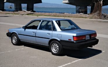 Toyota-Camry-1990-Sedan-3