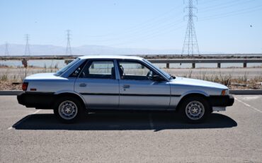 Toyota-Camry-1990-Sedan-5