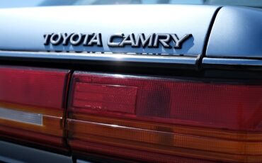 Toyota-Camry-1990-Sedan-7