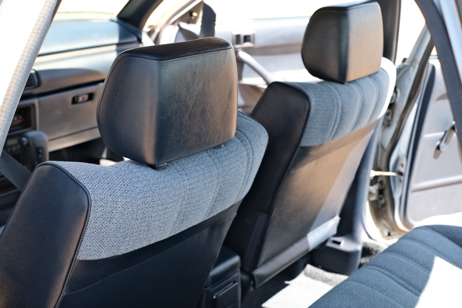 Toyota-Camry-1990-Sedan-8