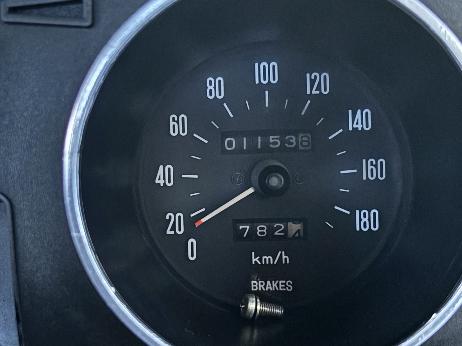 Toyota-Carina-1973-Sedan-12