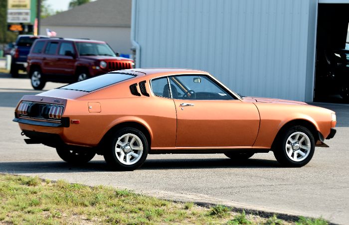 Toyota-Celica-1977-Galleon-Gold-Metalli-Black-28