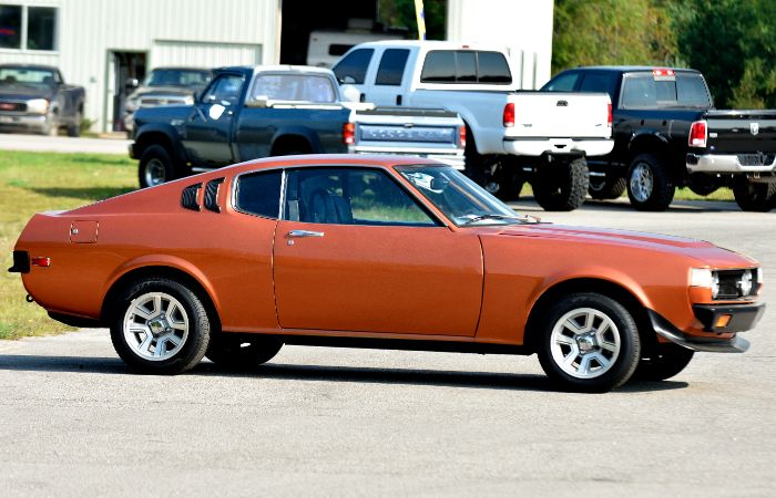 Toyota-Celica-1977-Galleon-Gold-Metalli-Black-29