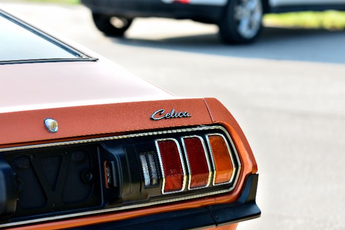 Toyota-Celica-1977-Galleon-Gold-Metalli-Black-4
