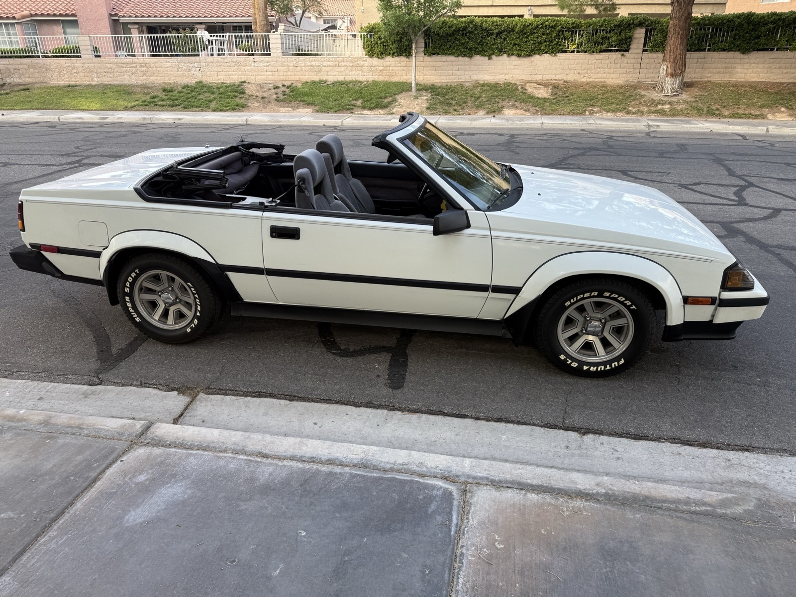 Toyota-Celica-1985-21