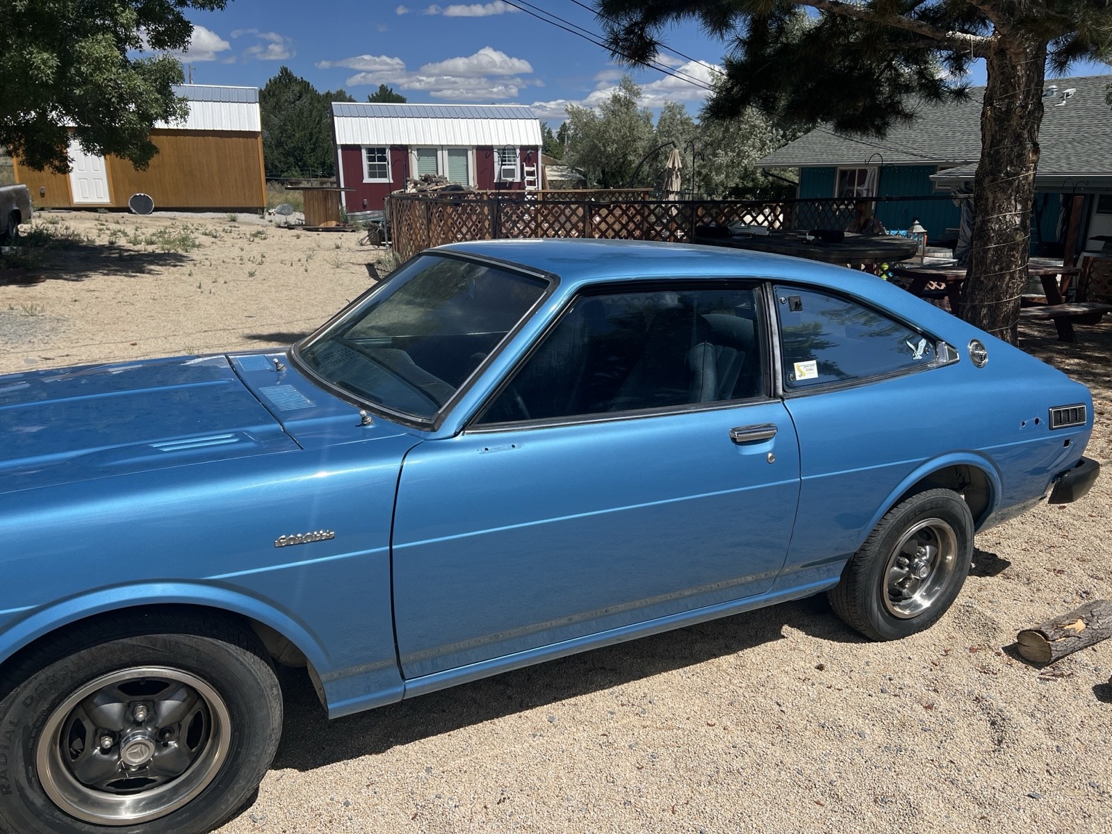Toyota-Corolla-1977-3