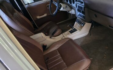 Toyota-Corolla-1977-4