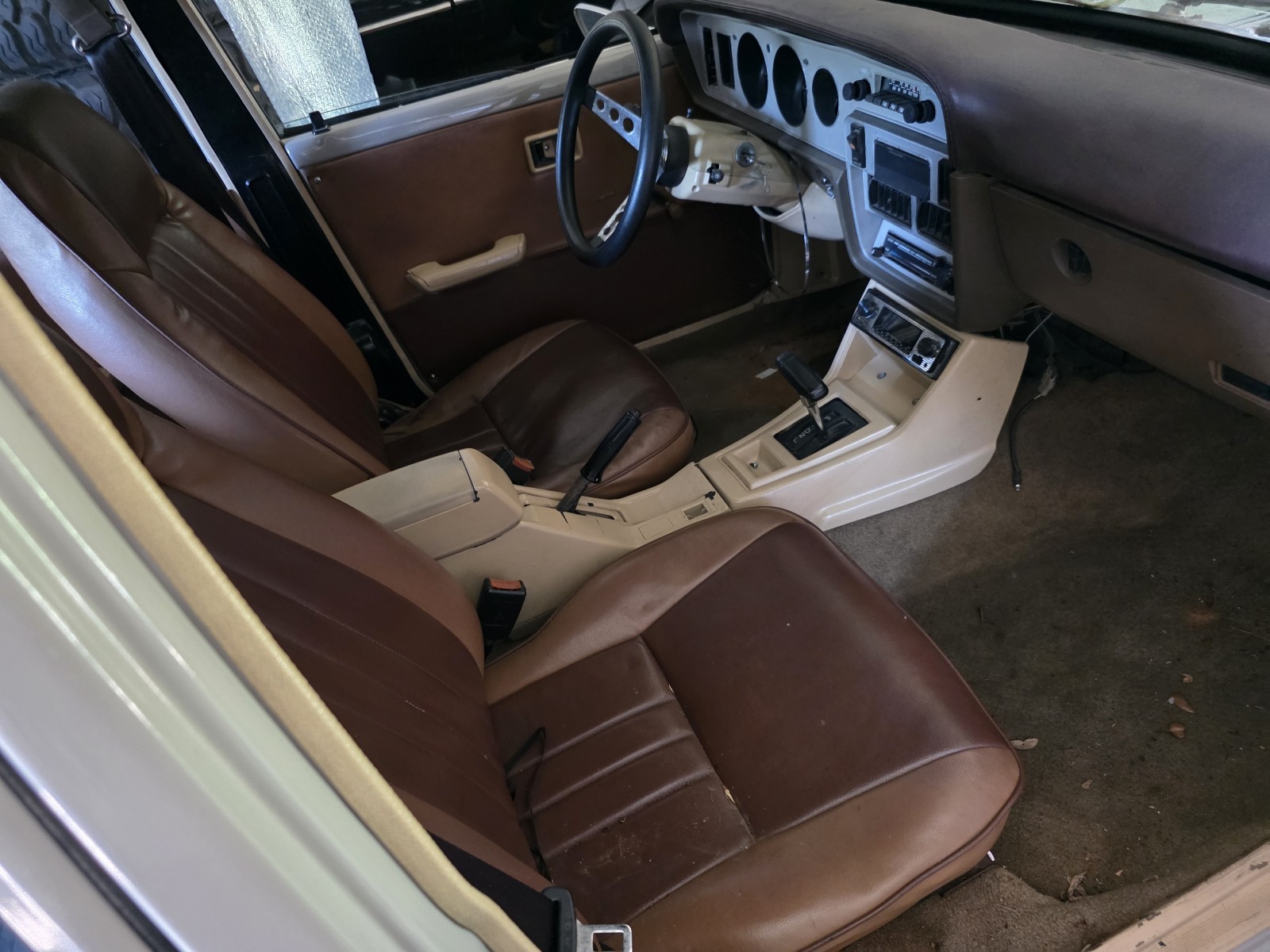 Toyota-Corolla-1977-4