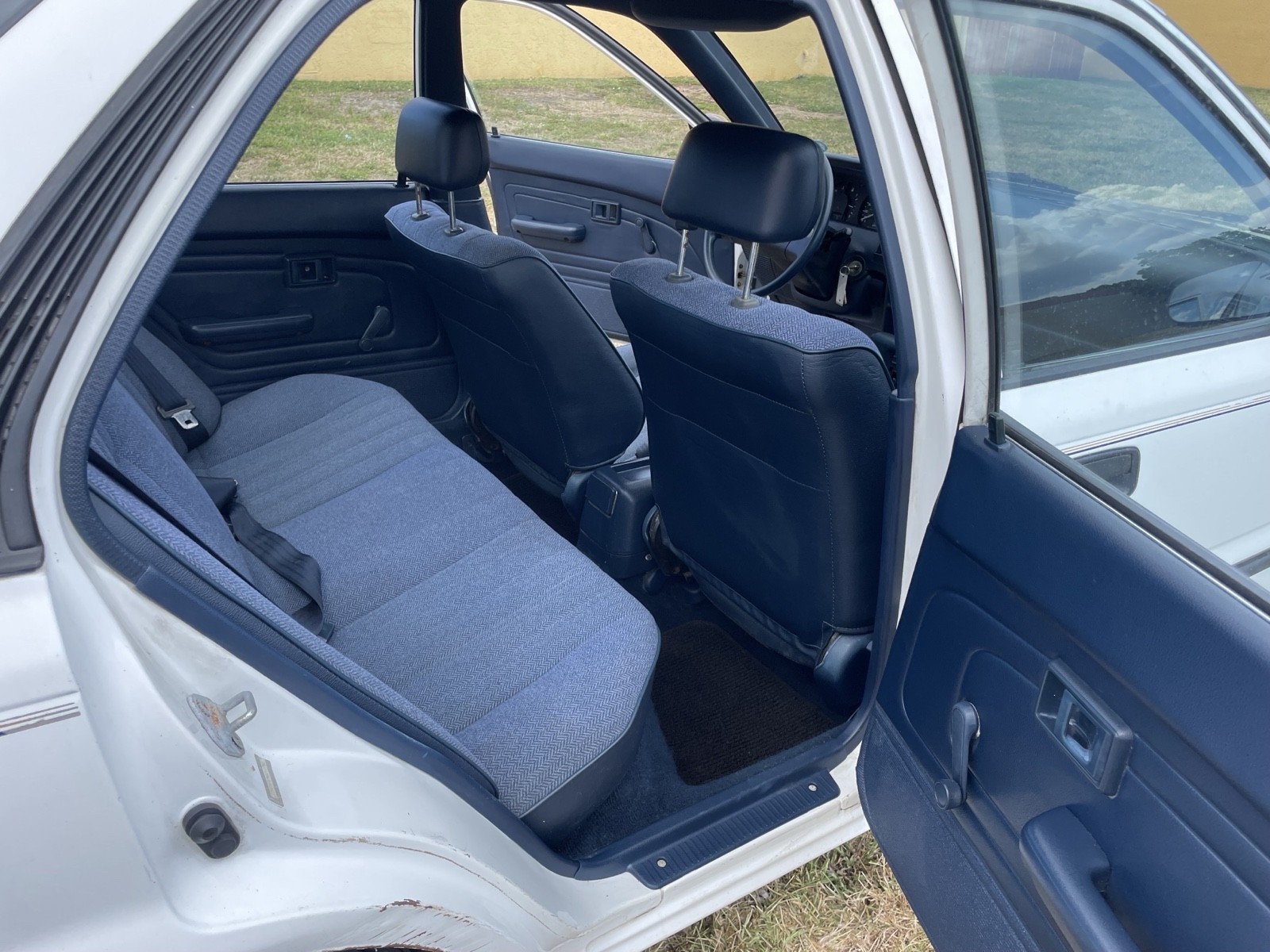Toyota-Corolla-1992-10
