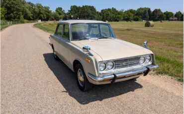 Toyota-Corona-1968-Pluto-Beige-Gold-1