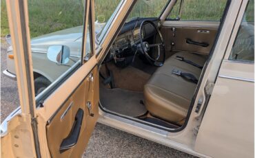 Toyota-Corona-1968-Pluto-Beige-Gold-10
