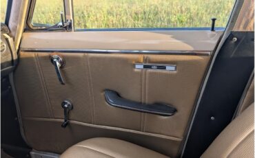 Toyota-Corona-1968-Pluto-Beige-Gold-28