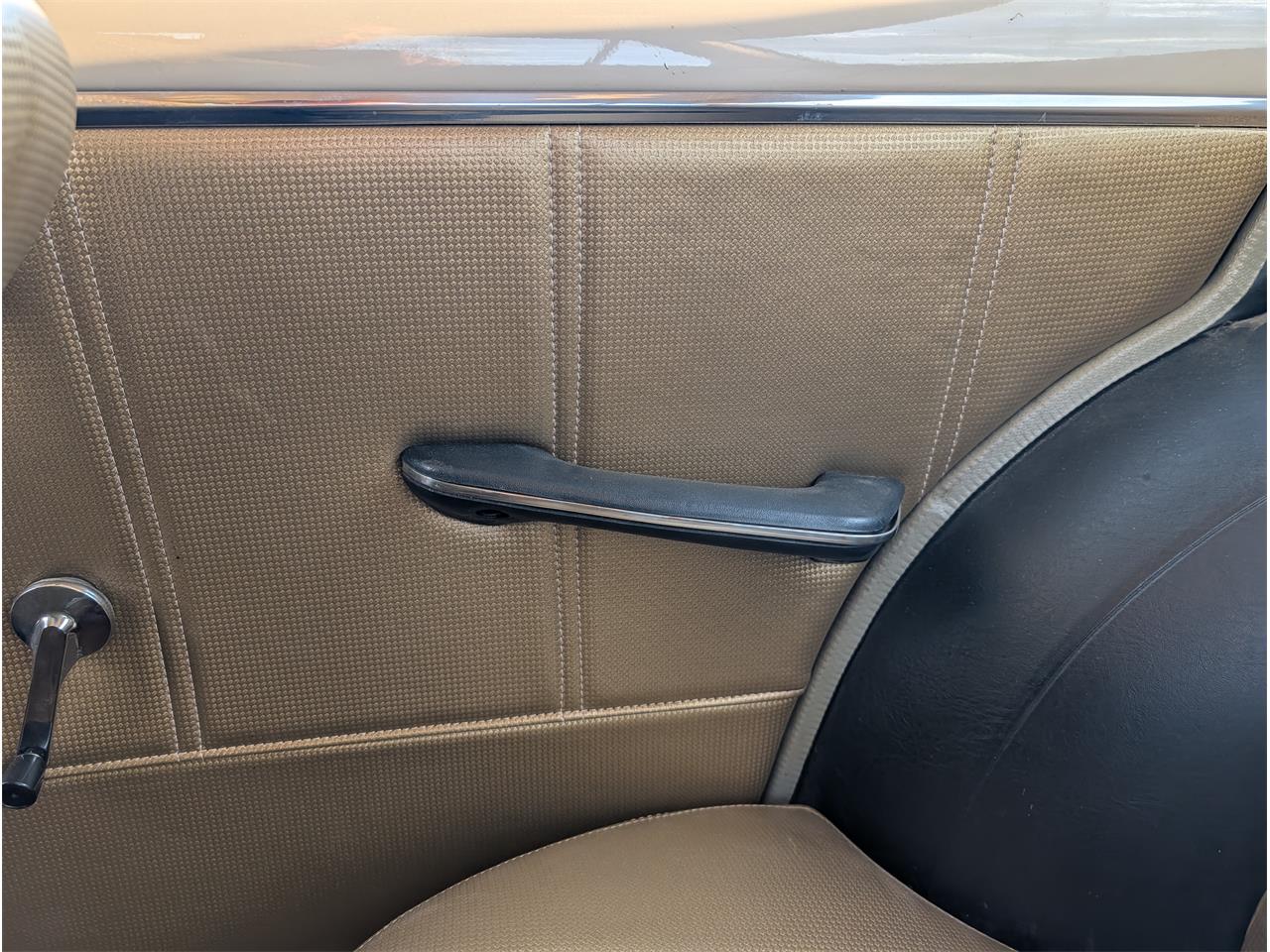 Toyota-Corona-1968-Pluto-Beige-Gold-29
