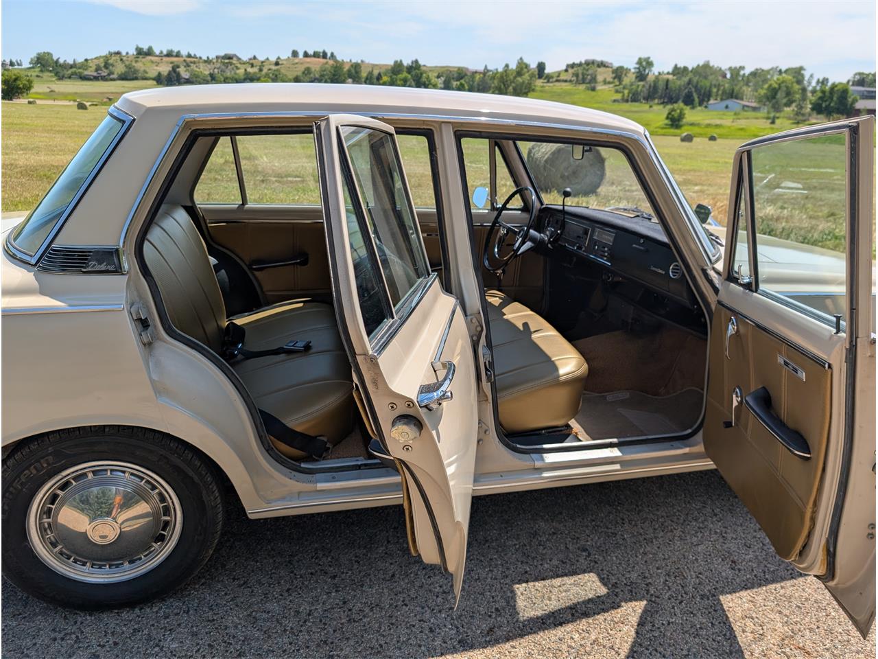 Toyota-Corona-1968-Pluto-Beige-Gold-5