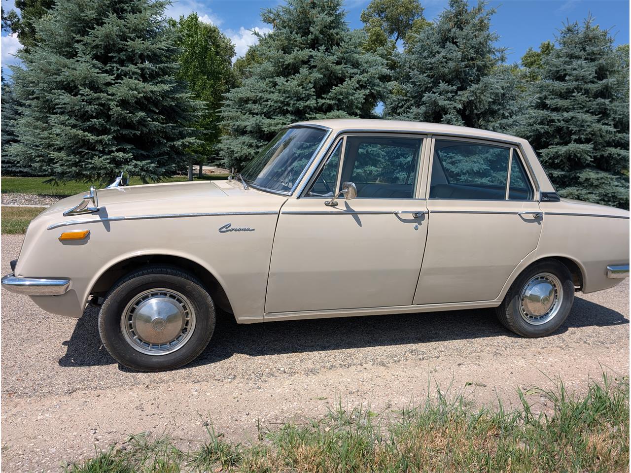 Toyota-Corona-1968-Pluto-Beige-Gold-54