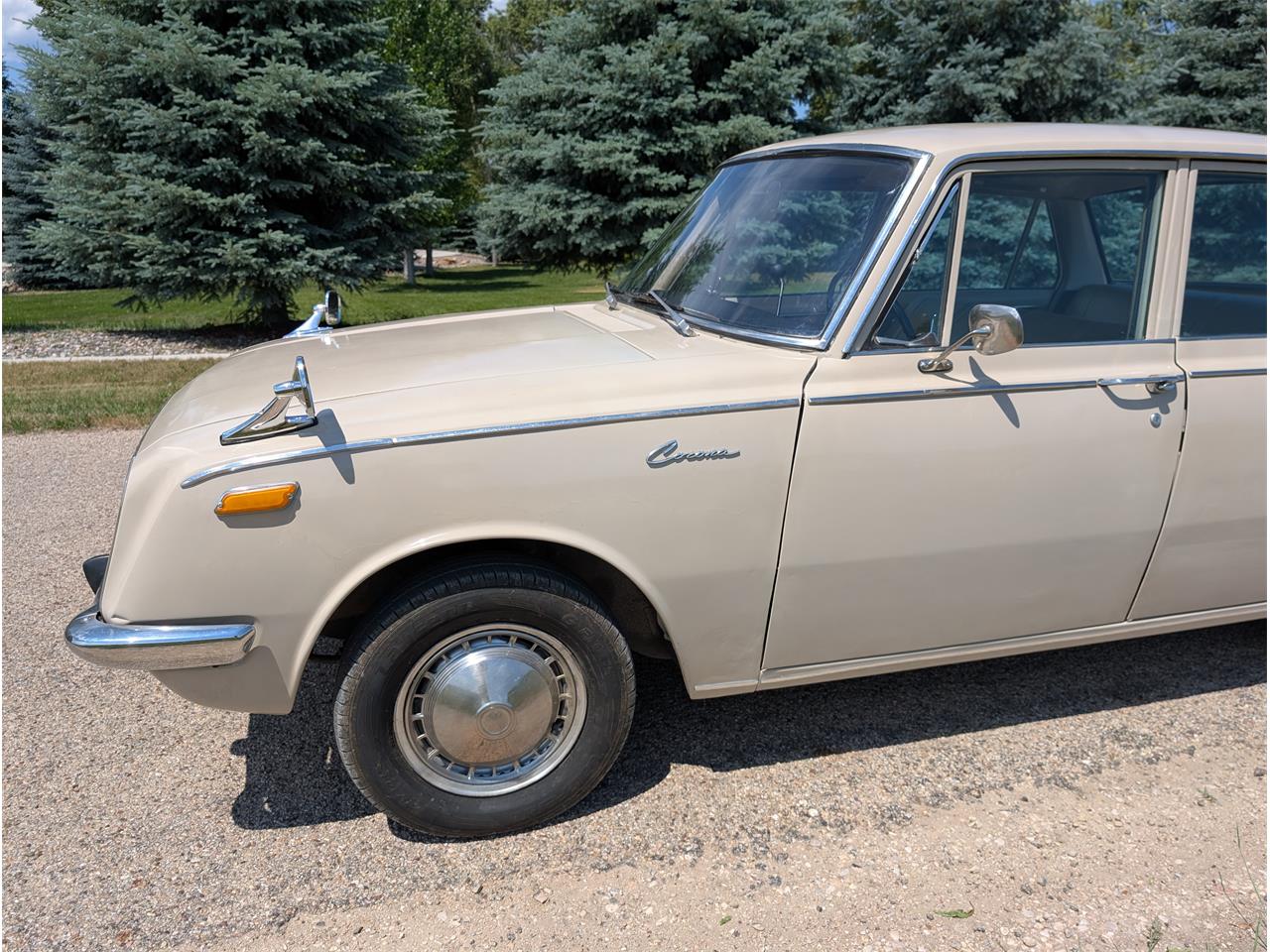 Toyota-Corona-1968-Pluto-Beige-Gold-55