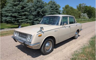 Toyota-Corona-1968-Pluto-Beige-Gold-66