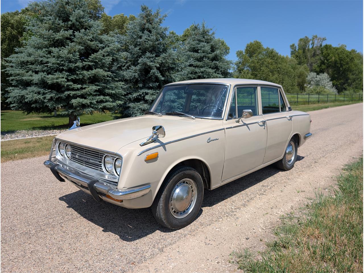 Toyota-Corona-1968-Pluto-Beige-Gold-66
