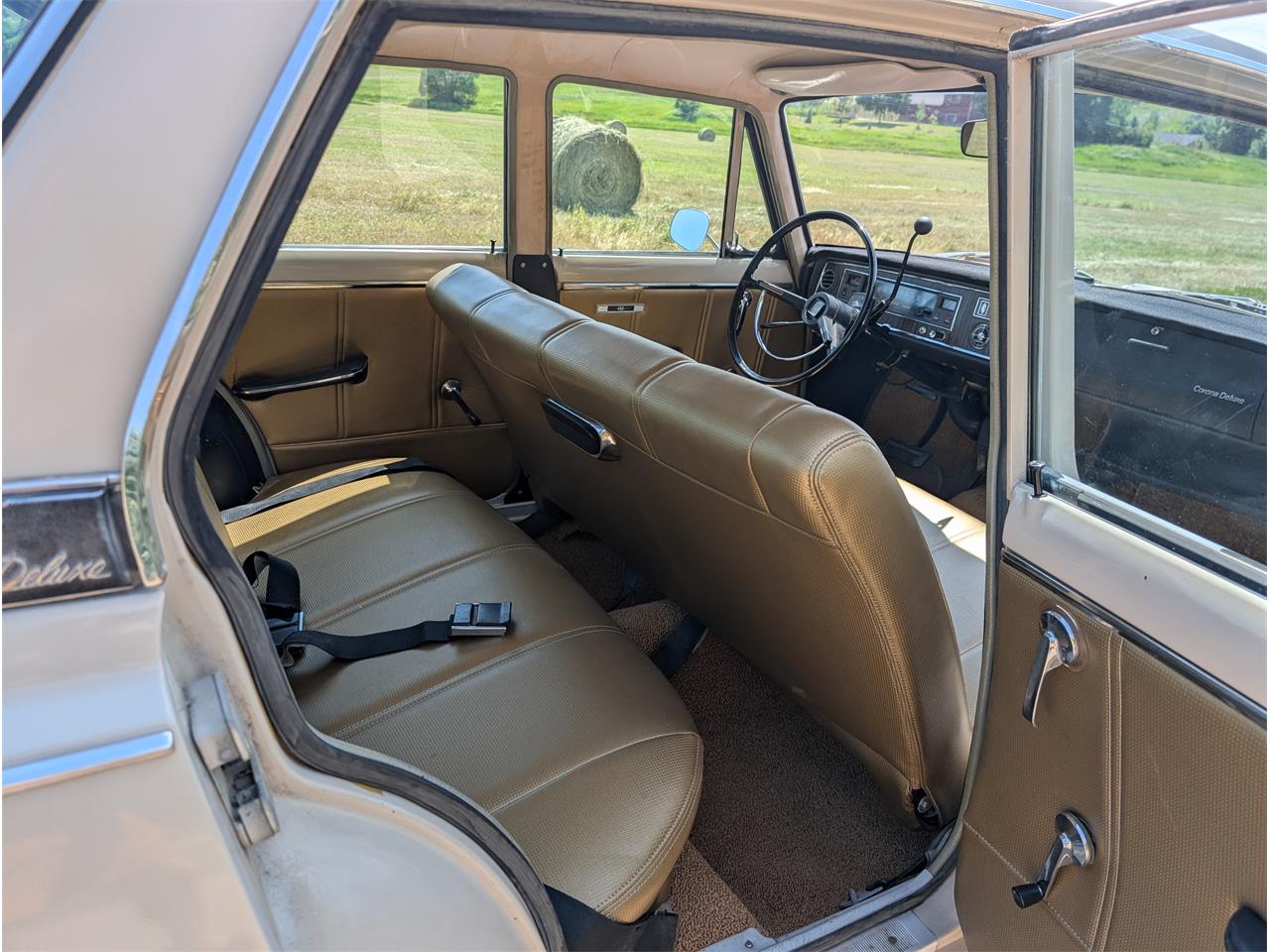 Toyota-Corona-1968-Pluto-Beige-Gold-7
