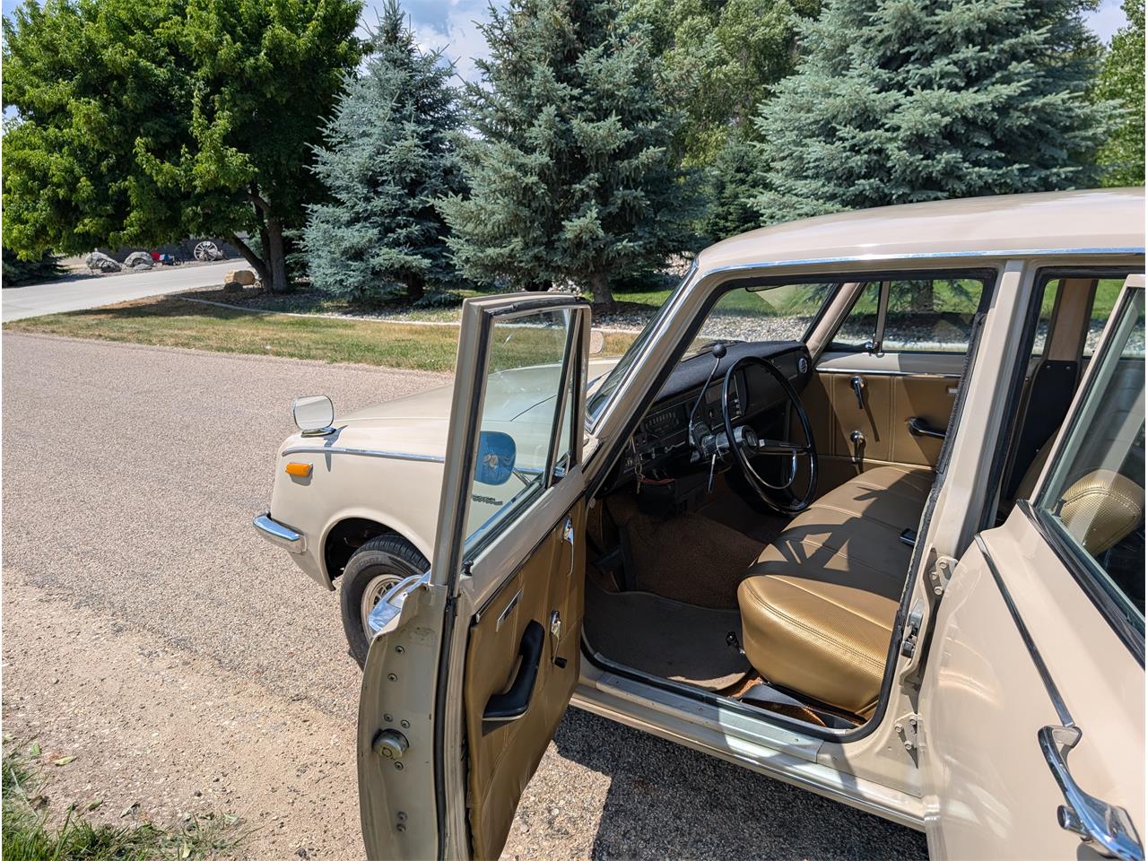 Toyota-Corona-1968-Pluto-Beige-Gold-8