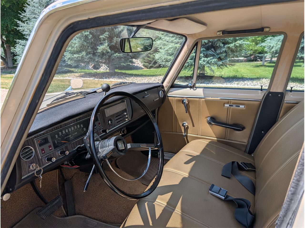 Toyota-Corona-1968-Pluto-Beige-Gold-9