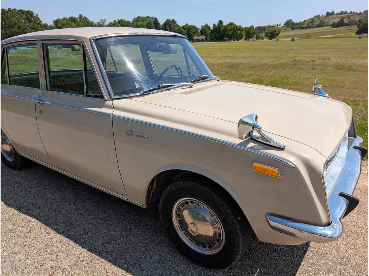 Toyota-Corona-1968-Pluto-Beige-Gold