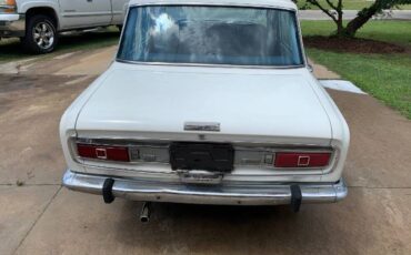 Toyota-Corona-1969-White-3