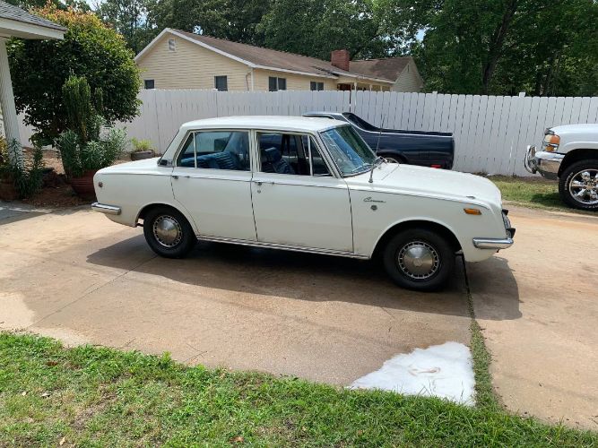 Toyota-Corona-1969-White-8