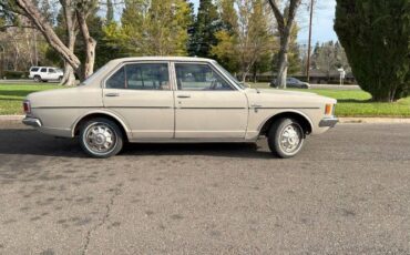 Toyota-Corona-1973-White-6