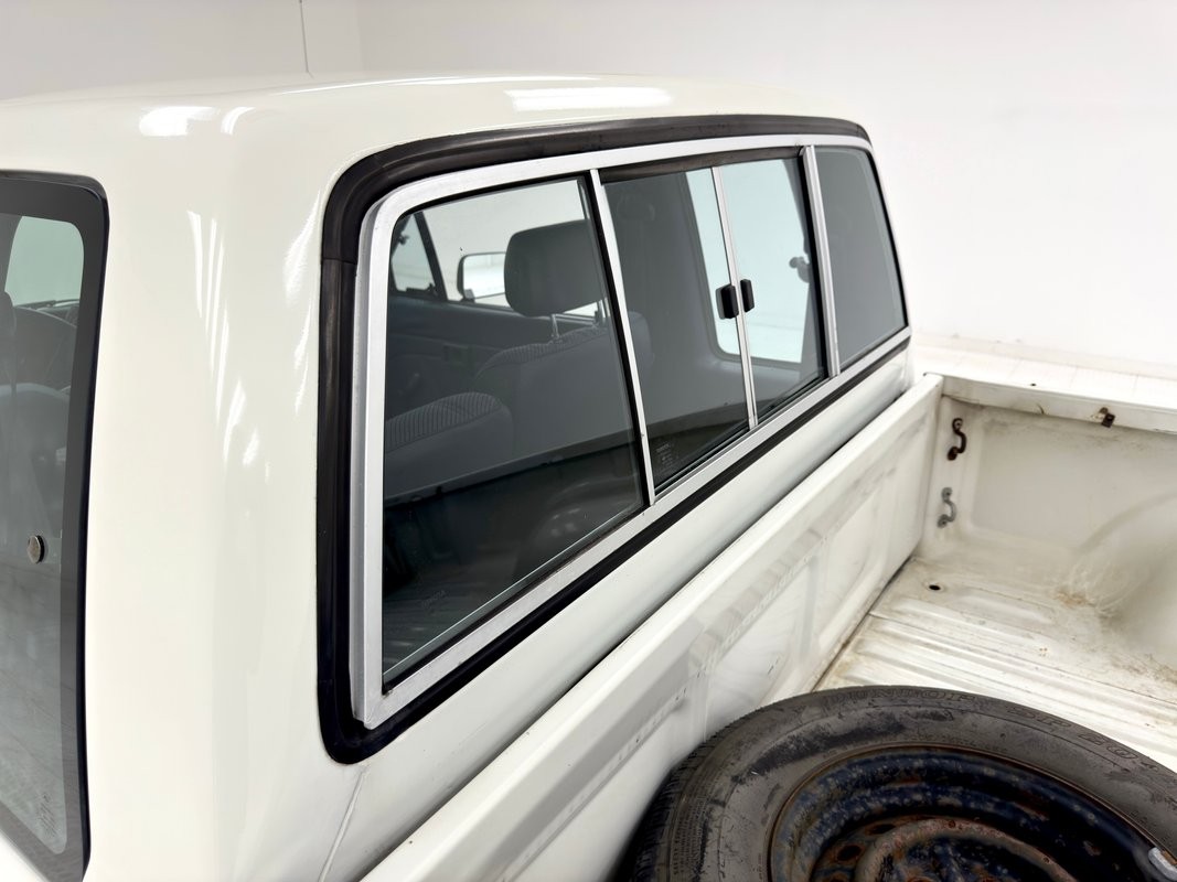Toyota-Extended-Cab-1993-Pickup-Truck-14