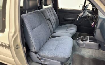 Toyota-Extended-Cab-1993-Pickup-Truck-36