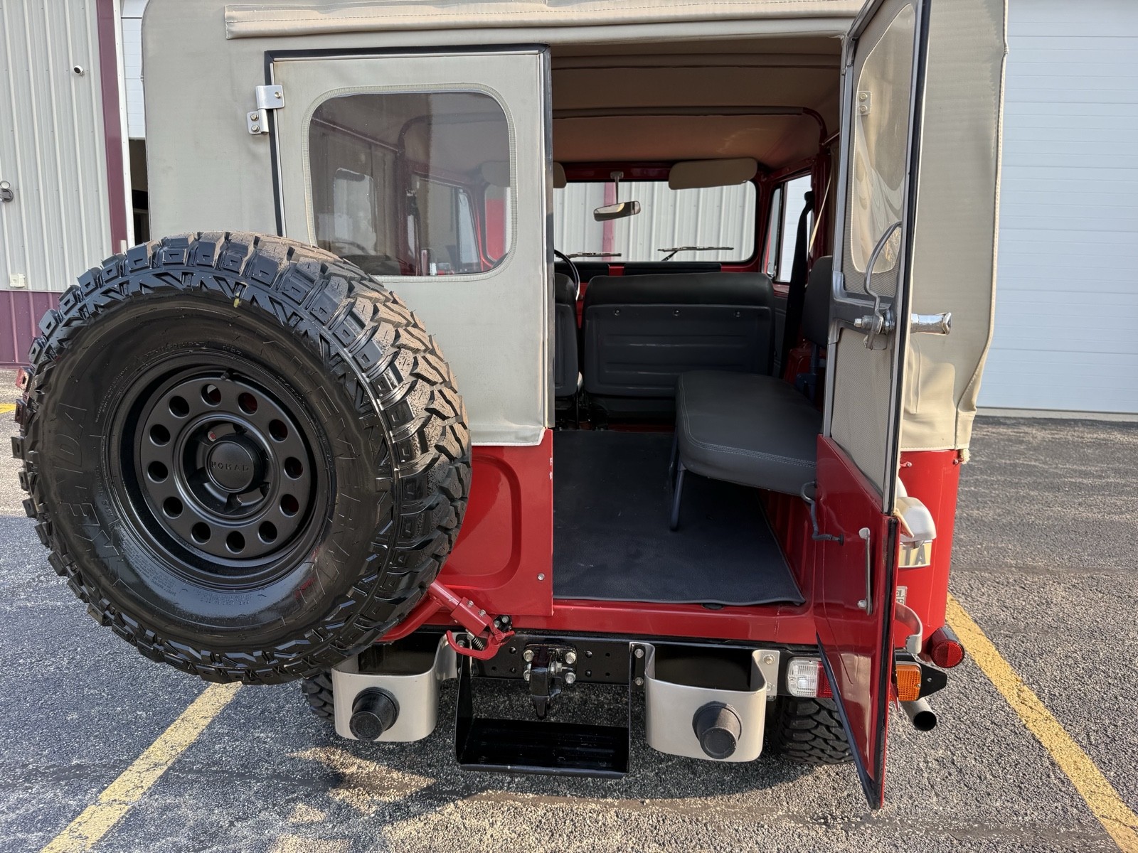 Toyota-FJ-Cruiser-1981-15