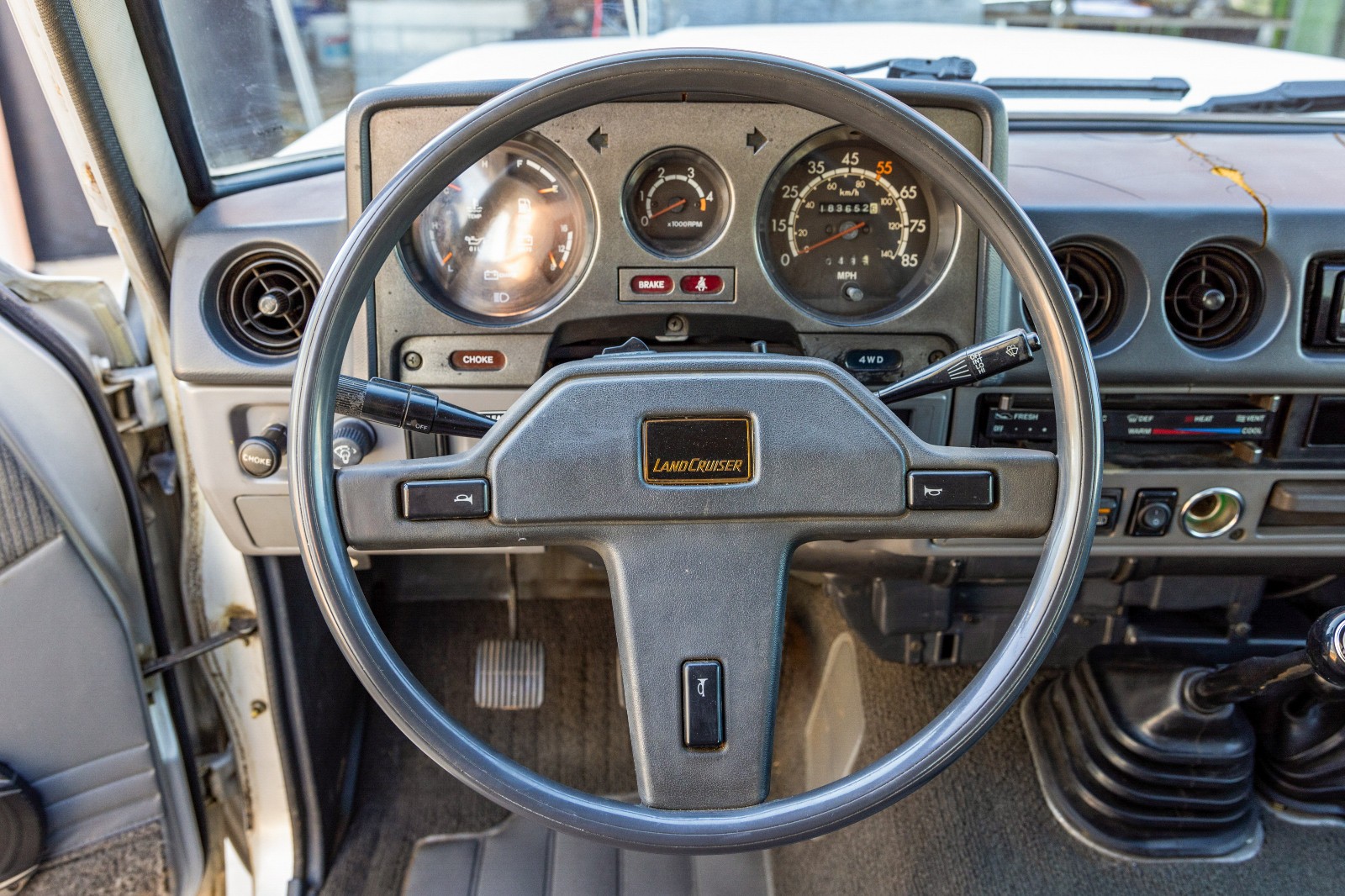 Toyota-FJ60-Land-Cruiser-1985-2