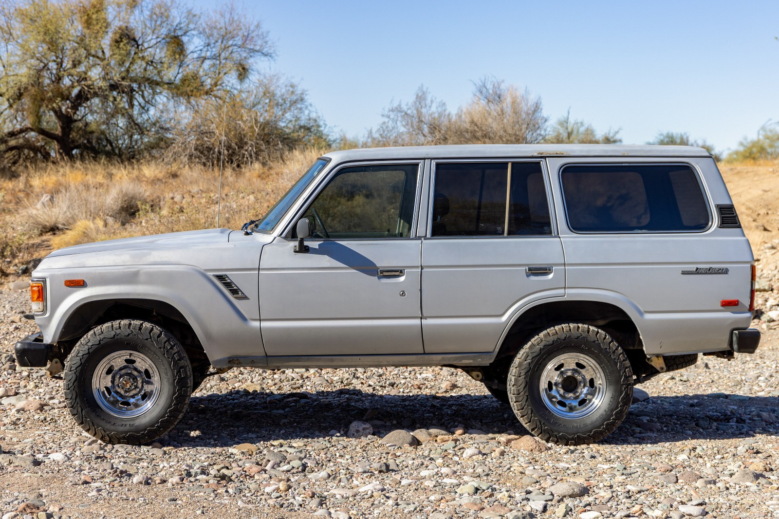 Toyota-FJ60-Land-Cruiser-1985-6