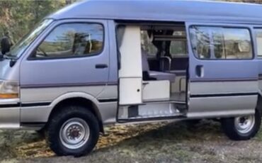 Toyota-Hiace-1993-13