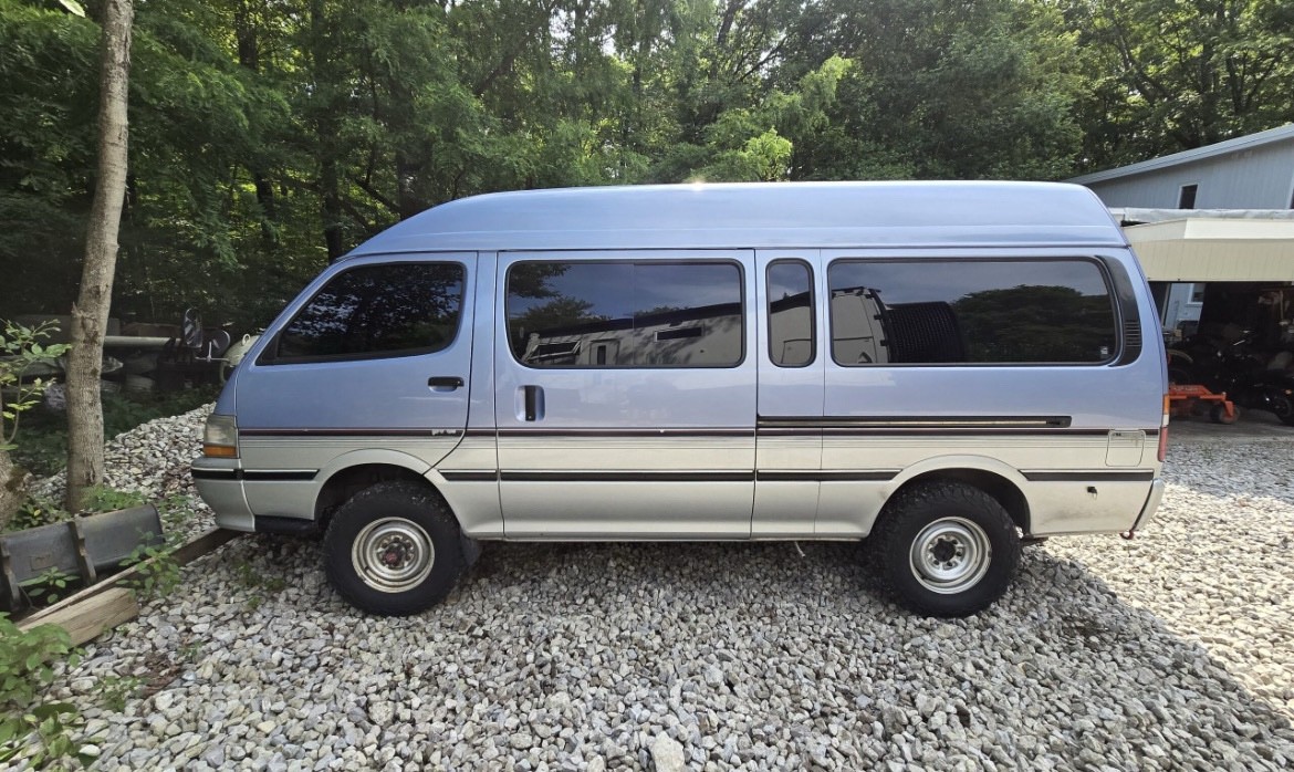 Toyota-Hiace-1993-14