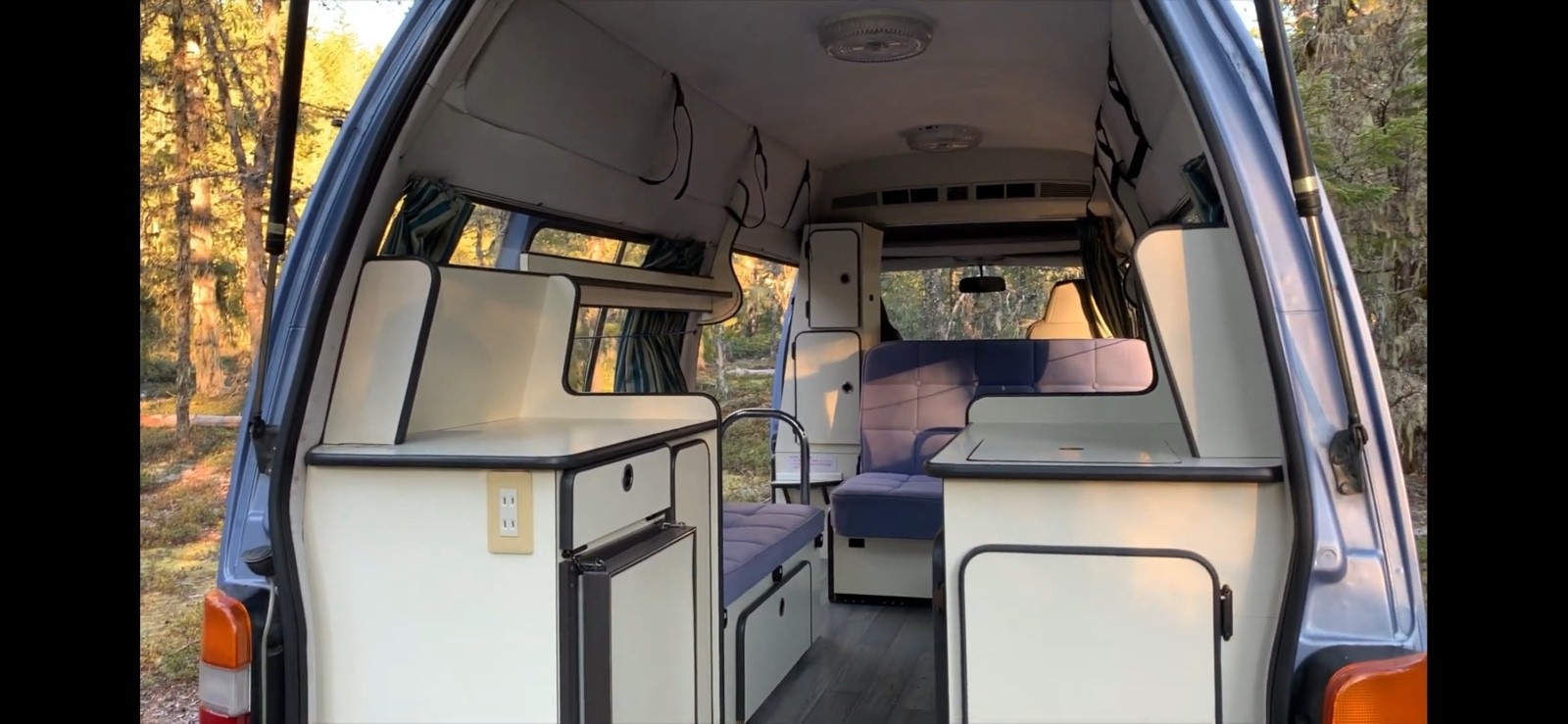 Toyota-Hiace-1993-32