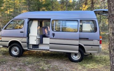 Toyota-Hiace-1993