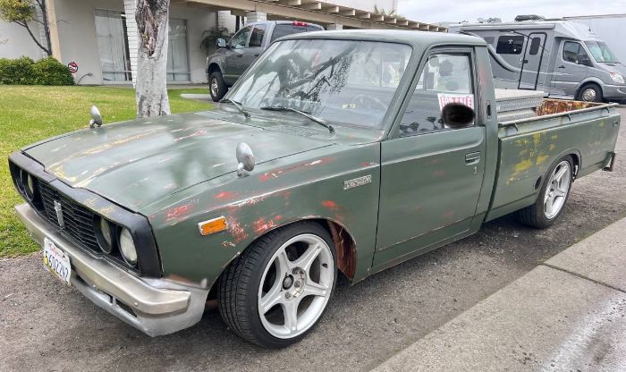 Toyota-Hilux-1975-Patina-1