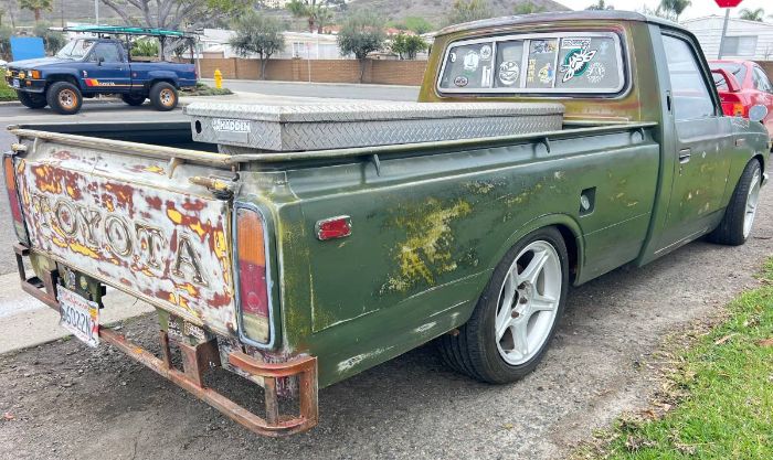 Toyota-Hilux-1975-Patina-10