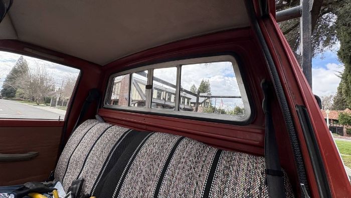 Toyota-Hilux-1975-Red-15