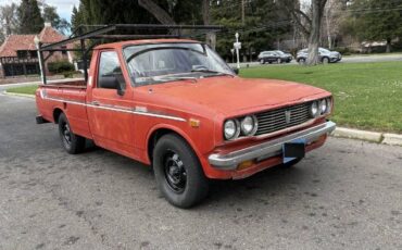 Toyota-Hilux-1975-Red