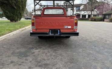 Toyota-Hilux-1975-Red-5