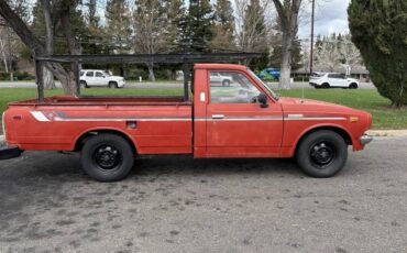 Toyota-Hilux-1975-Red-6