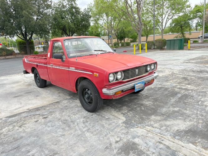 Toyota-Hilux-1975-Red-7