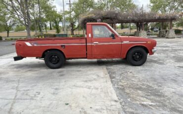 Toyota-Hilux-1975-Red-8
