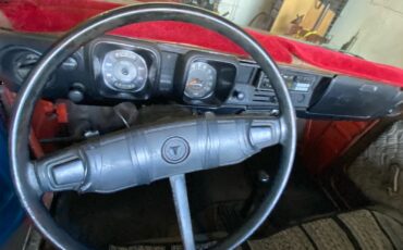 Toyota-Hilux-1976-9