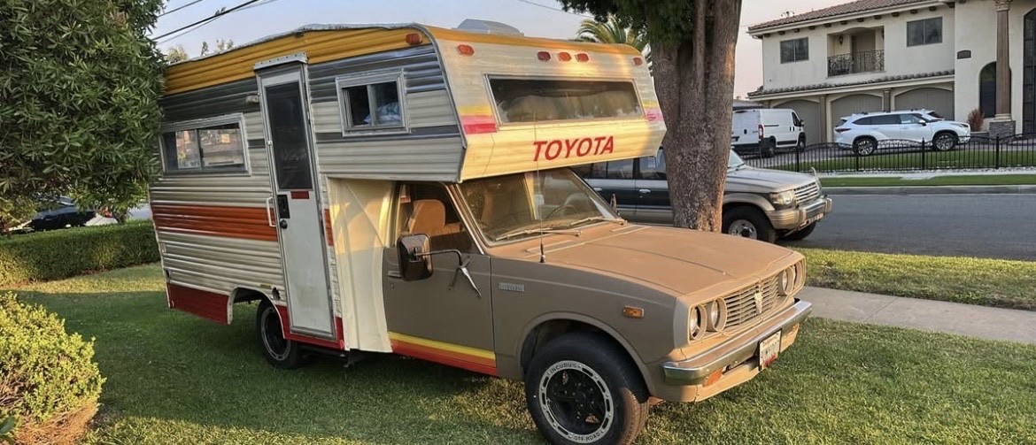 Toyota-Hilux-1979-SUV-11