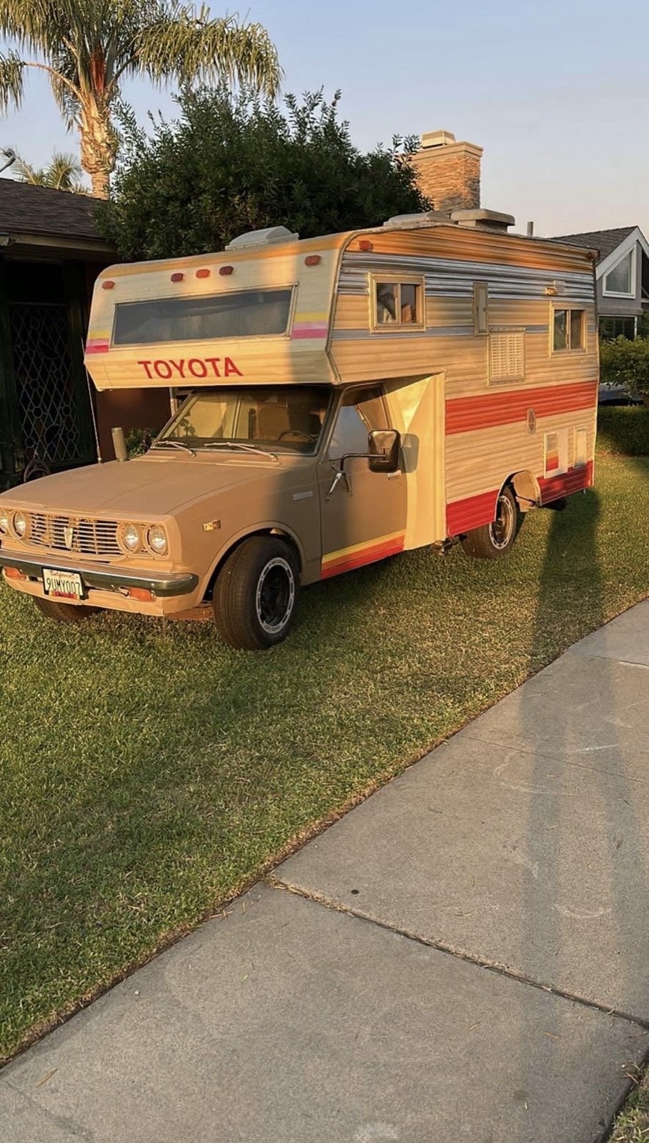 Toyota-Hilux-1979-SUV-8