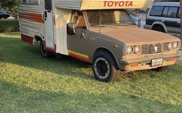 Toyota-Hilux-1979-SUV-9